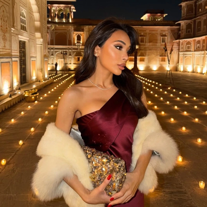 Lailli Mirza — evening editorial